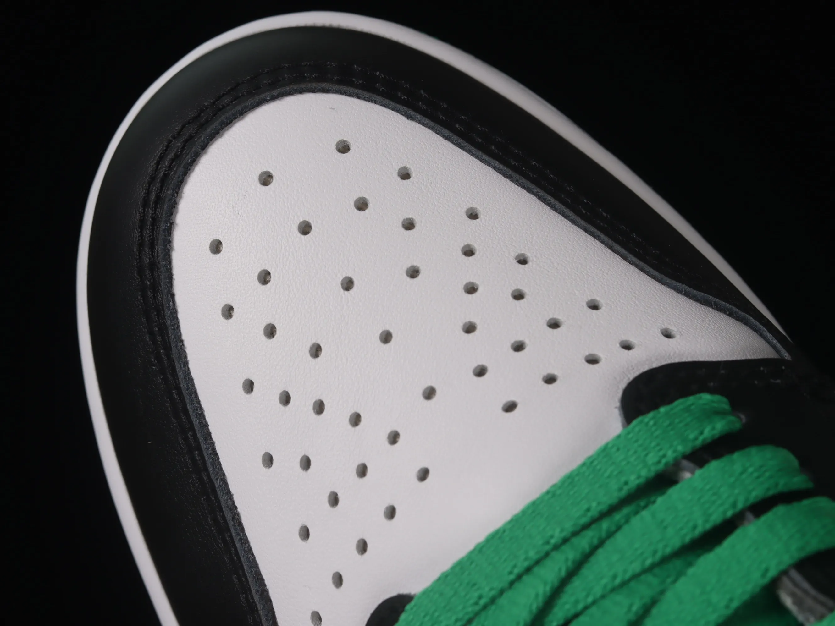 All categories Air Jordan Jordan series basketball shoes Air Jordan 1 High LJR version Air Jordan 1 High OG "Lucky Green" AJ1 Joe 1 Celtics Black Green Toe DZ5485-031